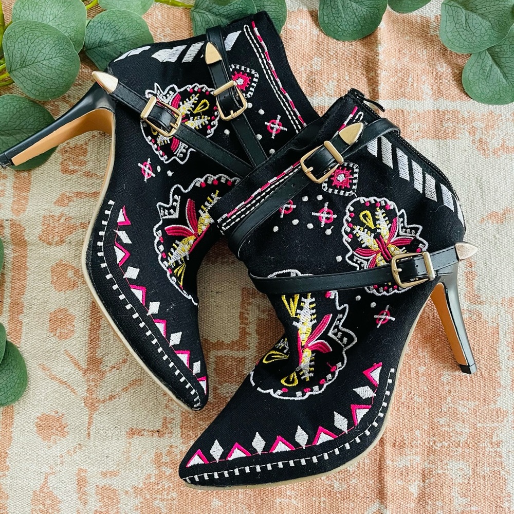 High heel boots ✨